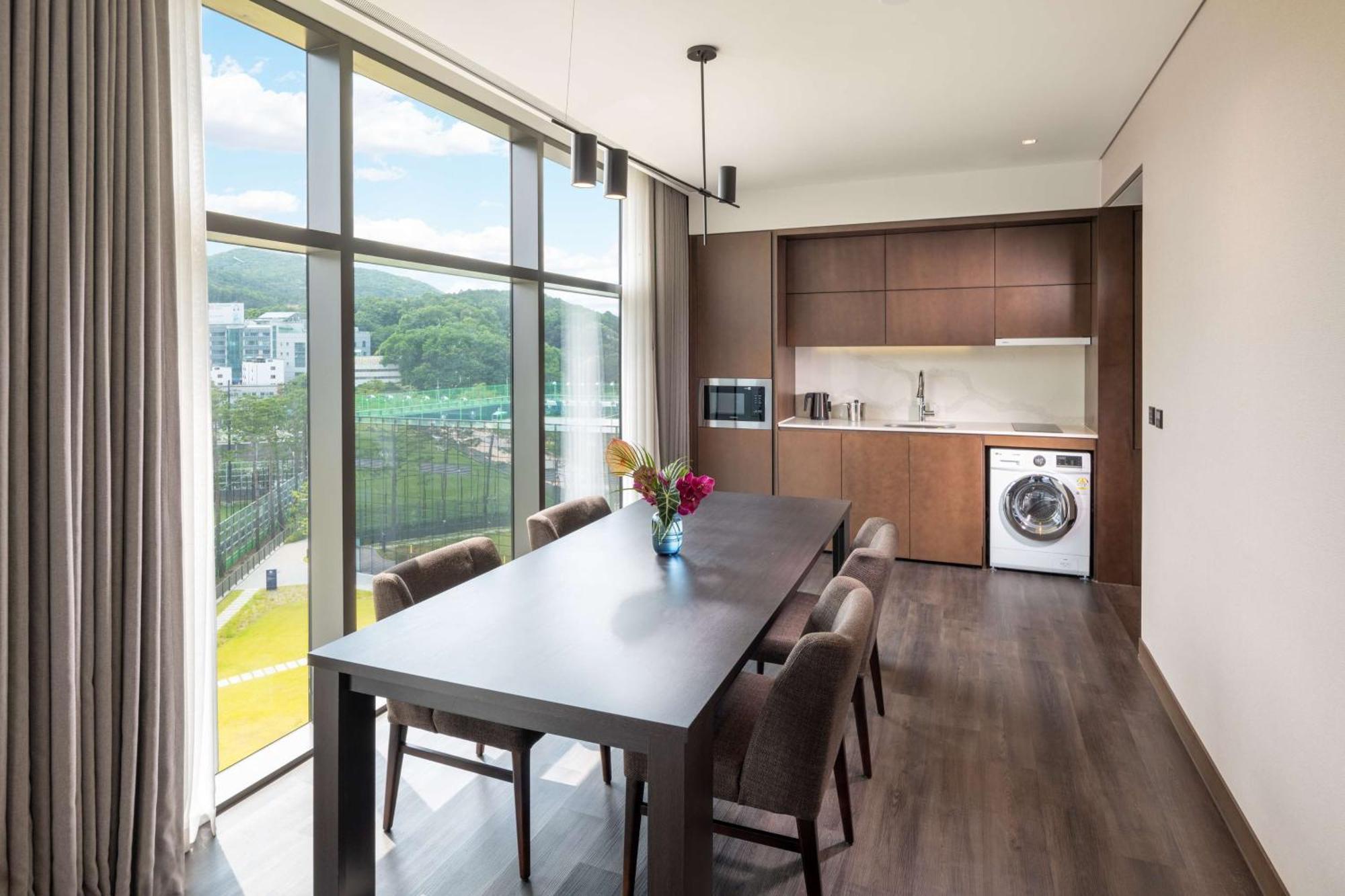 Doubletree By Hilton Seoul Pangyo Residences Seongnam Bagian luar foto